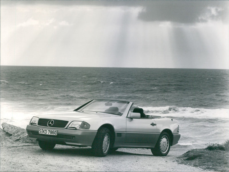 Mercedes-Benz 300 SL/300 SL-24/500 SL - Vintage Photograph