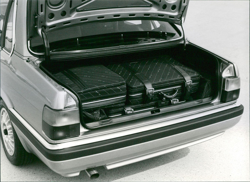1985 Audi 80 CD - Vintage Photograph