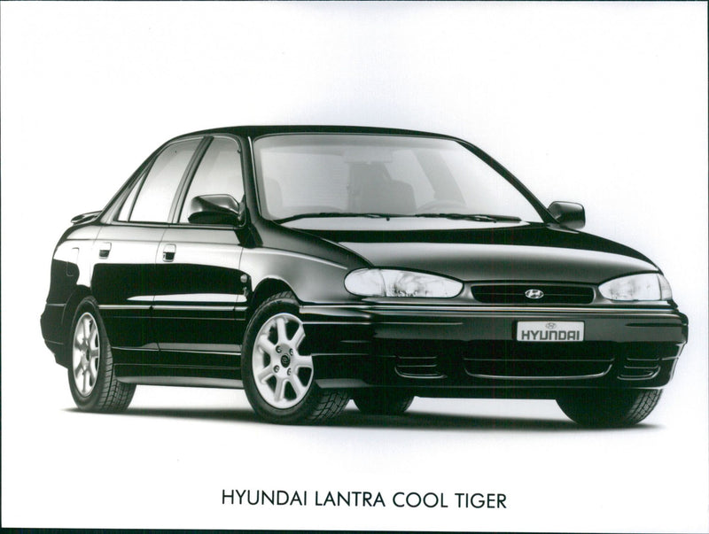 Hyundai Lantra Cool Tiger - Vintage Photograph