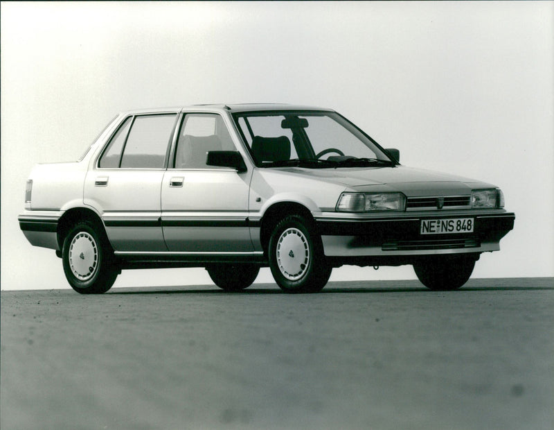 Austin Rover, 216 Vitesse, 1987 - Vintage Photograph