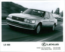 LEXUS LS 400 - Vintage Photograph