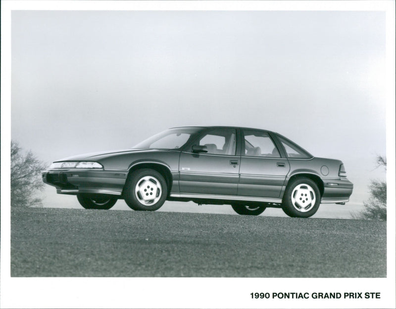 GMH Range 1990 - Vintage Photograph