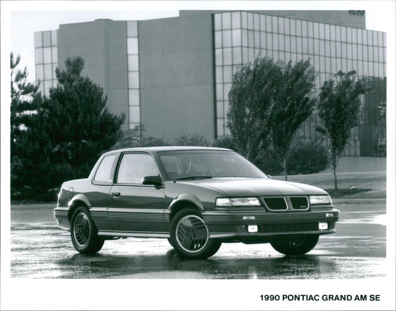 GMH Range 1990 - Vintage Photograph