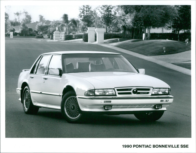 GMH Range 1990 - Vintage Photograph