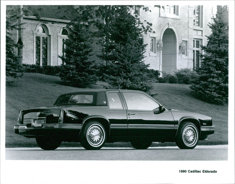 GMH Range 1990 - Vintage Photograph