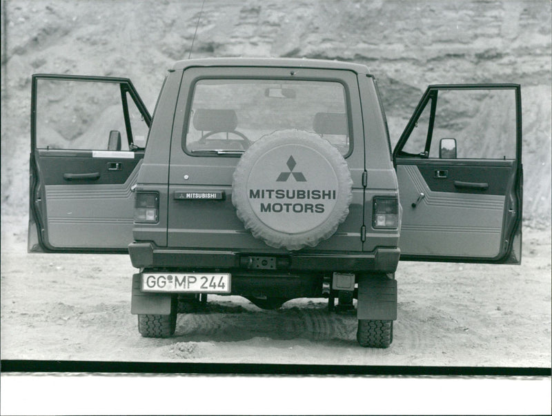 Mitsubishi Pajero - Vintage Photograph