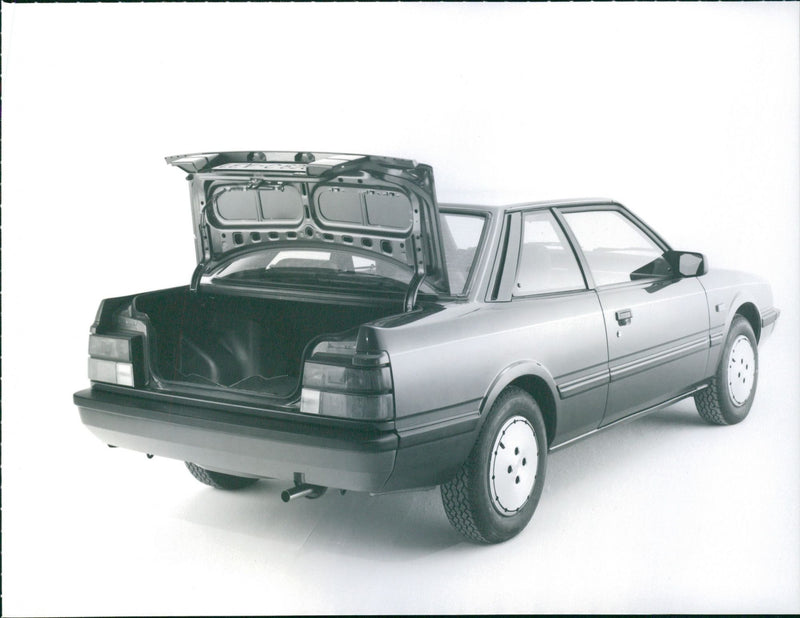 Mazda 626-Coupé - Vintage Photograph