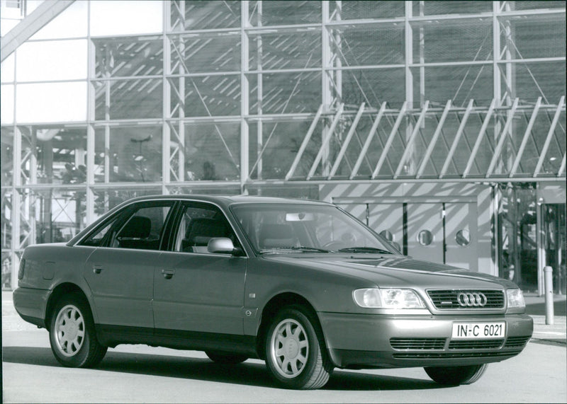 Audi A6 2.5 TDI quattro - Vintage Photograph