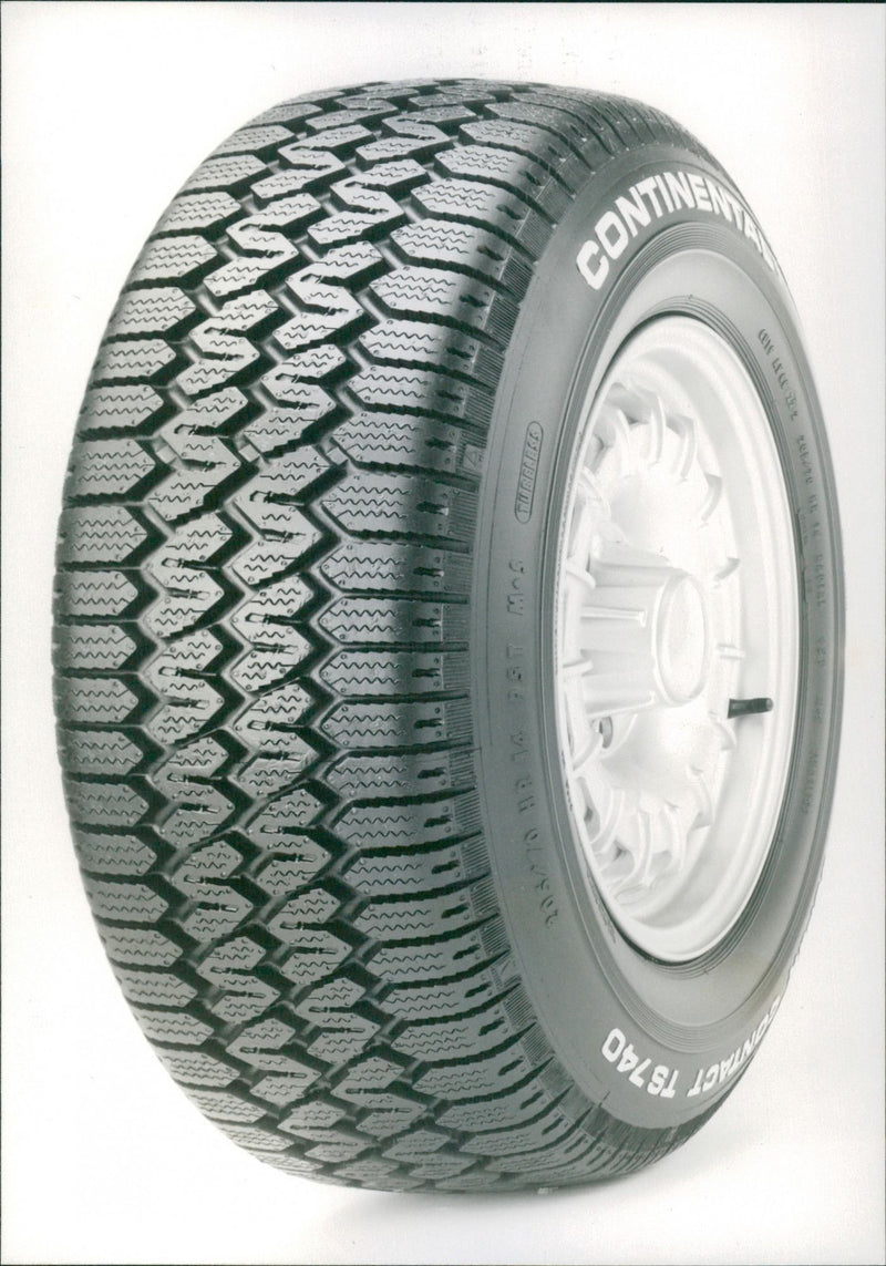 ContiContact TS 740 - Vintage Photograph