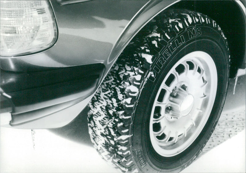 Pirelli Winter 190 - Vintage Photograph