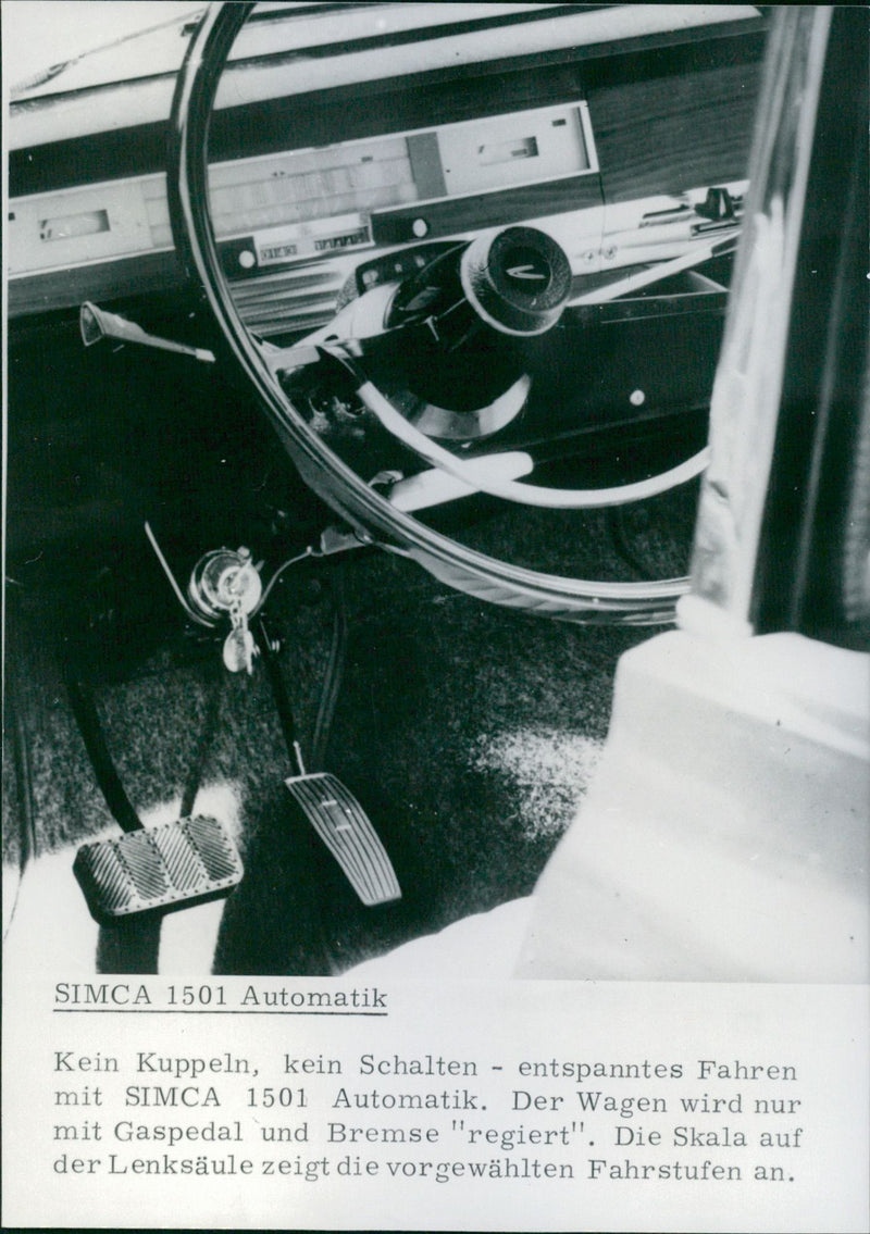 Simca 1501 - Vintage Photograph