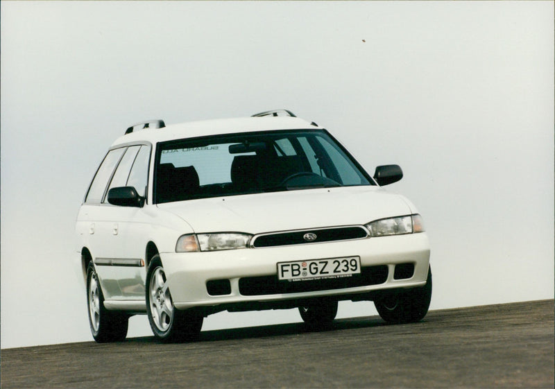 1997 Subaru Legacy Kombi - Vintage Photograph