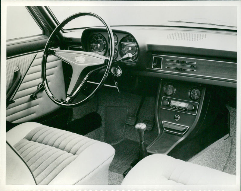 1971 Audi 100 GL - Vintage Photograph