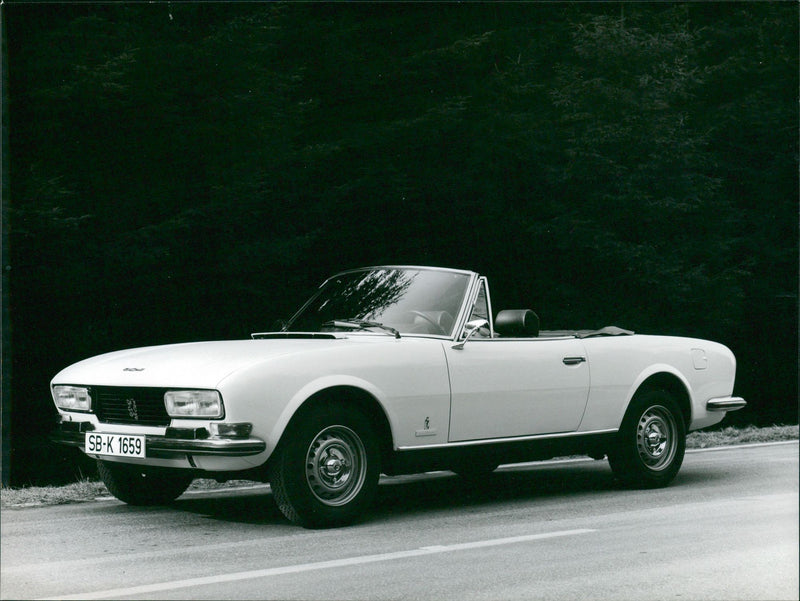 Peugeot 504 Cabriolet - V6 - Vintage Photograph