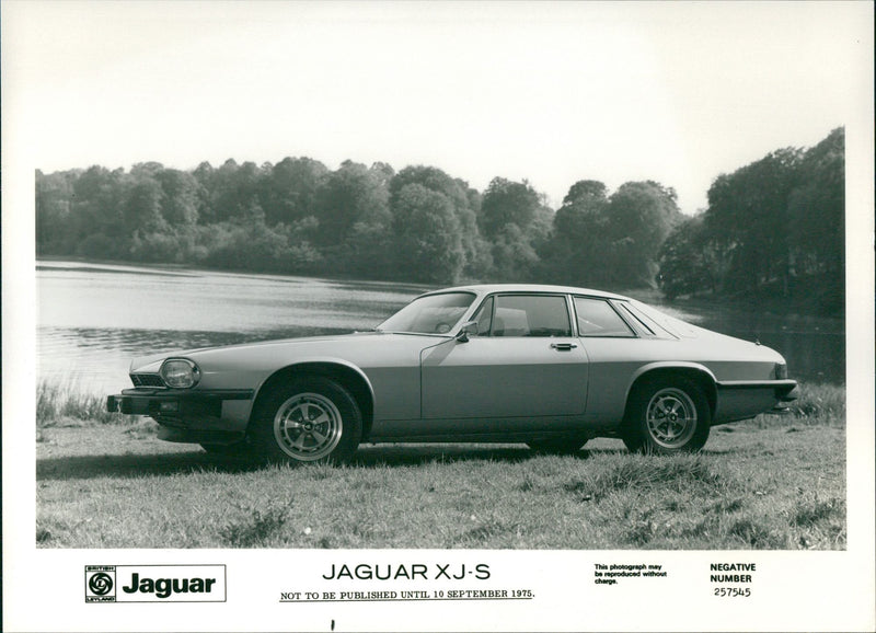 Jaguar XJ-S - Vintage Photograph