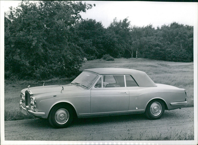 Rolls-Royce Silver Shadow - Vintage Photograph