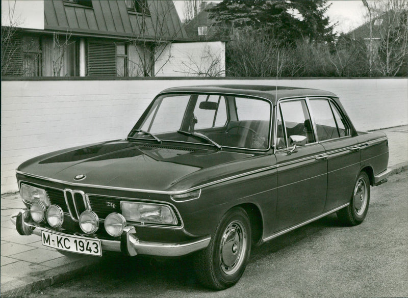 BMW 2000 TII - 130 HP - Vintage Photograph