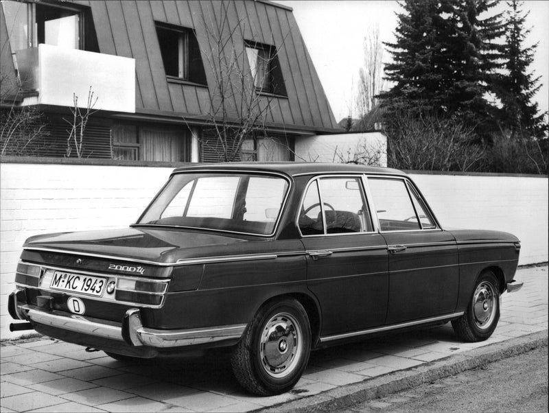 BMW 2000 TII - 130 hp - Vintage Photograph