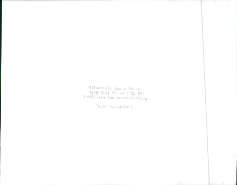 Mitsubishi Space Runner 1800 GLXi - Vintage Photograph