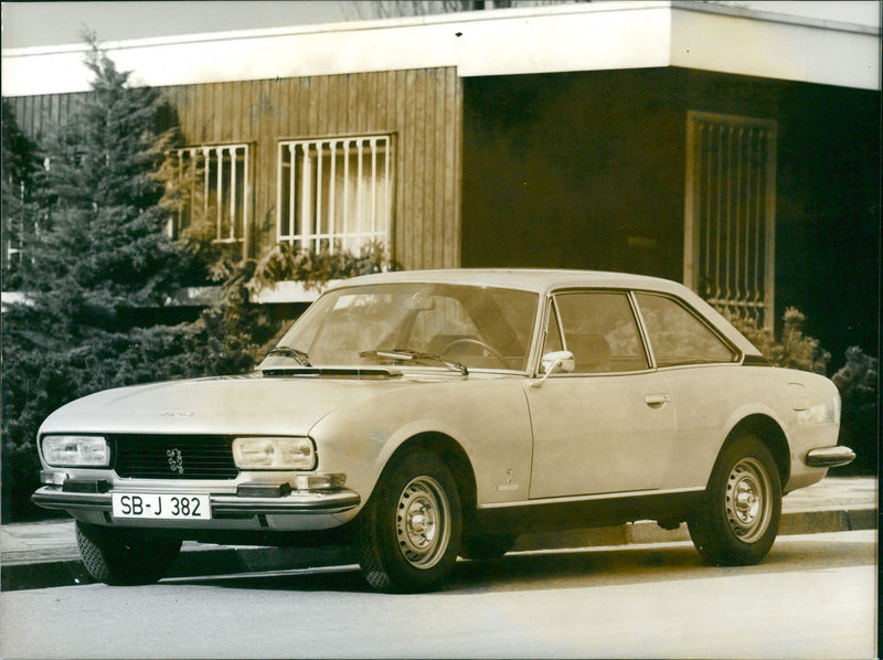 Peugeot 504 Coupe - V6 - Vintage Photograph