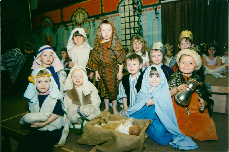 Beech Hyde JMI pupils - Vintage Photograph