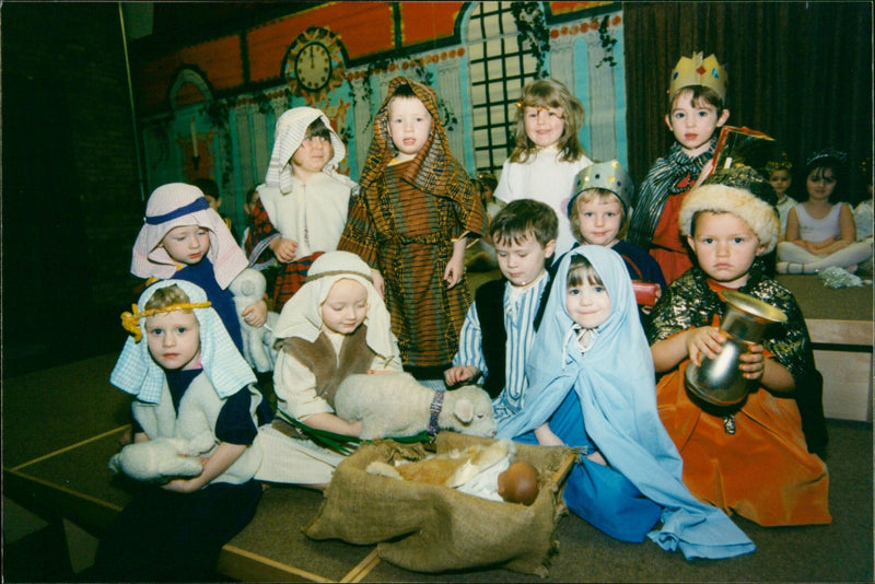 Beech Hyde JMI pupils - Vintage Photograph