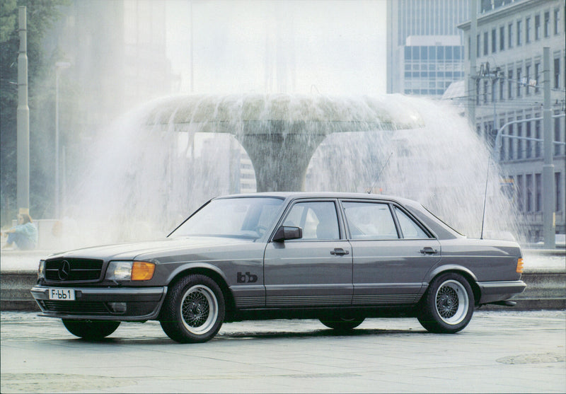 bb Mercedes Benz (Basis Mercedes Benz 280S-500SE/SEL) - Vintage Photograph