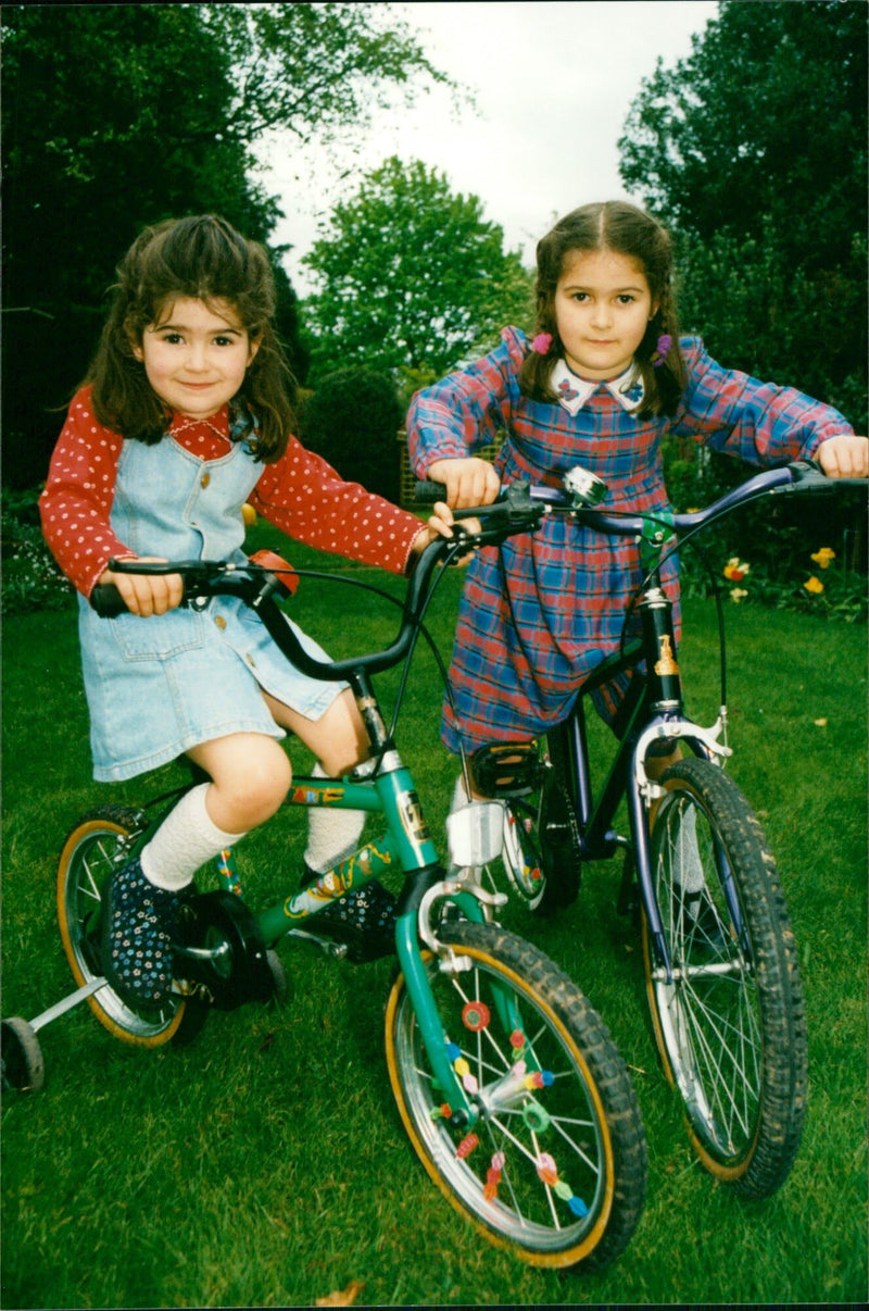 , 12 TONI & GUY TIMES colour with a TONIGUY UY TONI & GUY - Vintage Photograph