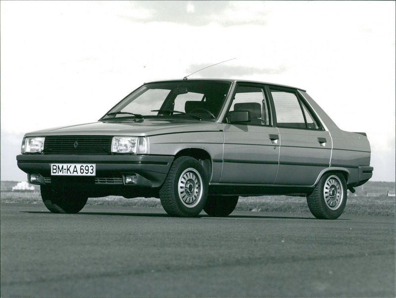 Renault 9 - Vintage Photograph