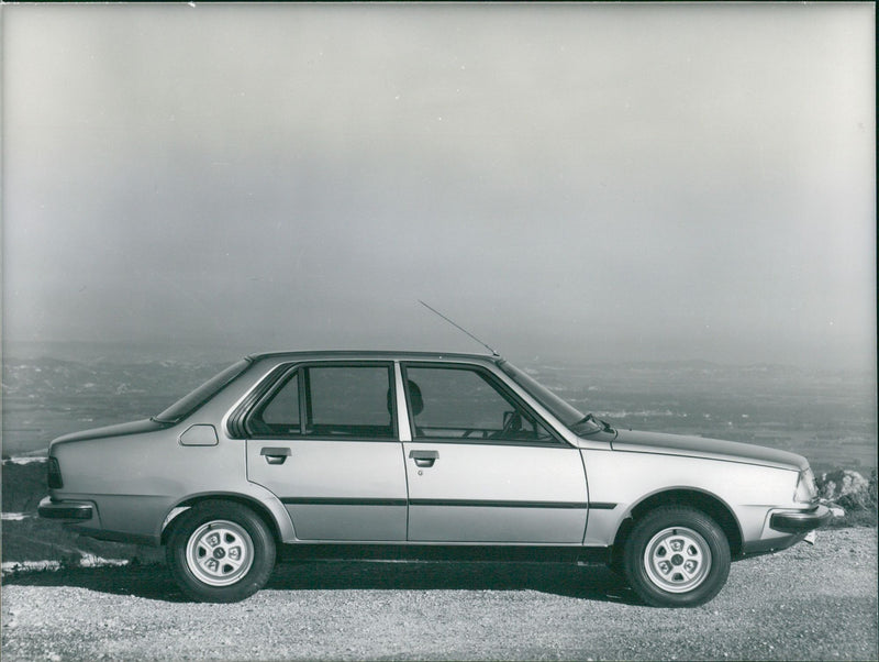 Renault 18 - Vintage Photograph