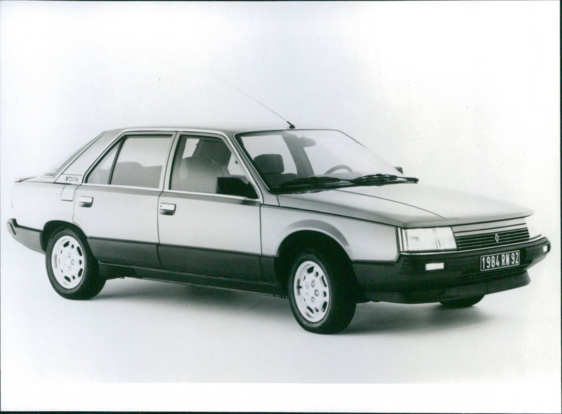 Renault 25 - Vintage Photograph