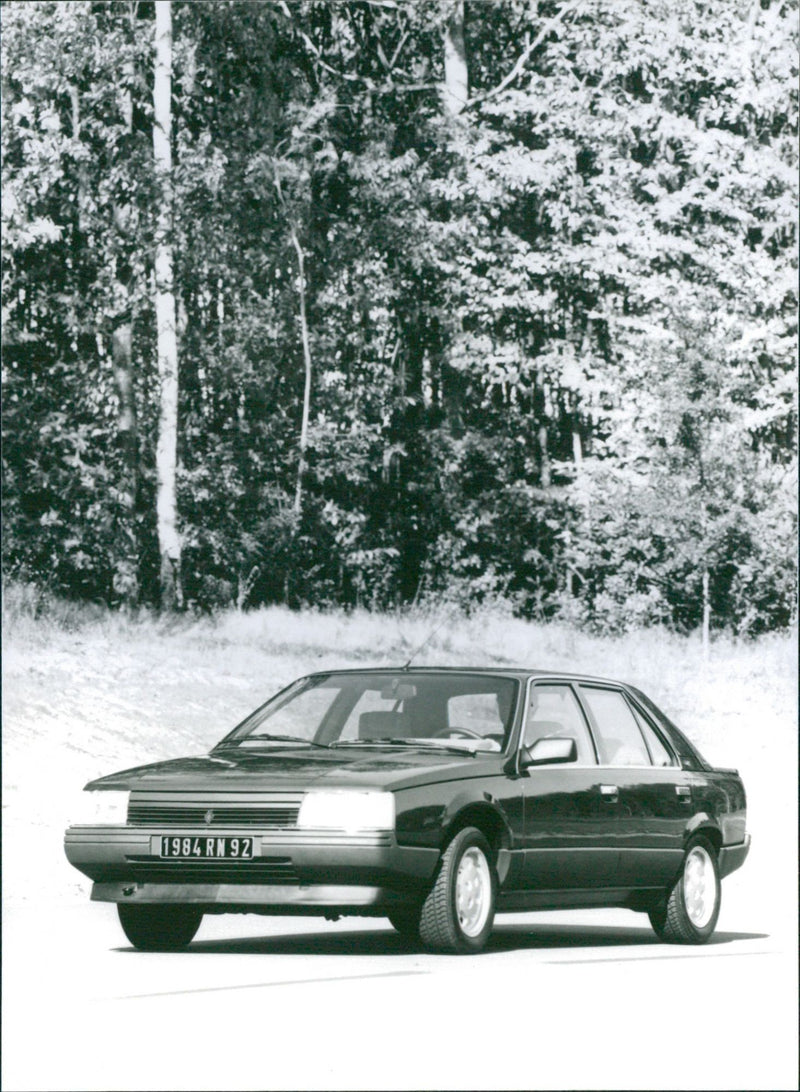 Renault 25 - Vintage Photograph