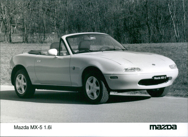 Mazda MX-5 1.6i - Vintage Photograph