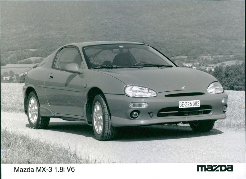 Mazda MX-3 1.8i - Vintage Photograph