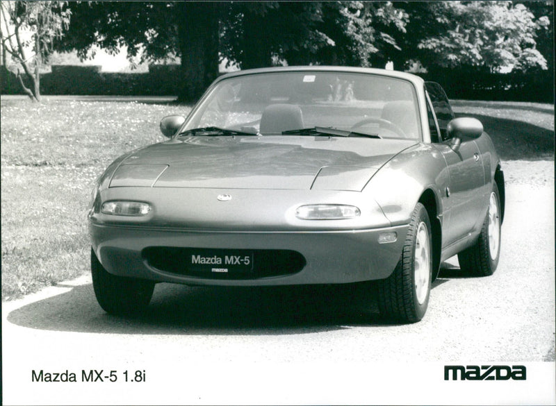 Mazda MX-5 1.8i - Vintage Photograph