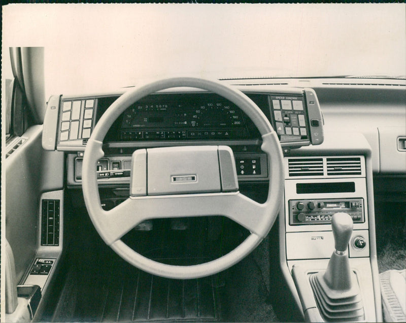 Mazda 929 Coupé - Vintage Photograph