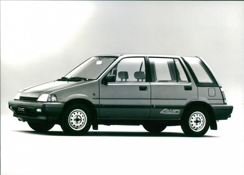 Honda Civic Shuttle 4 WD - Vintage Photograph