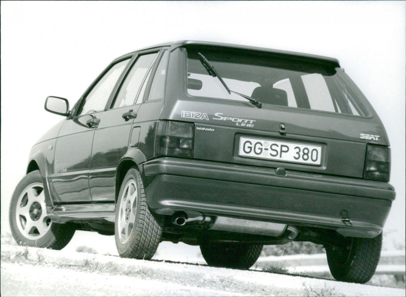 SEAT Series 1991 - Vintage Photograph