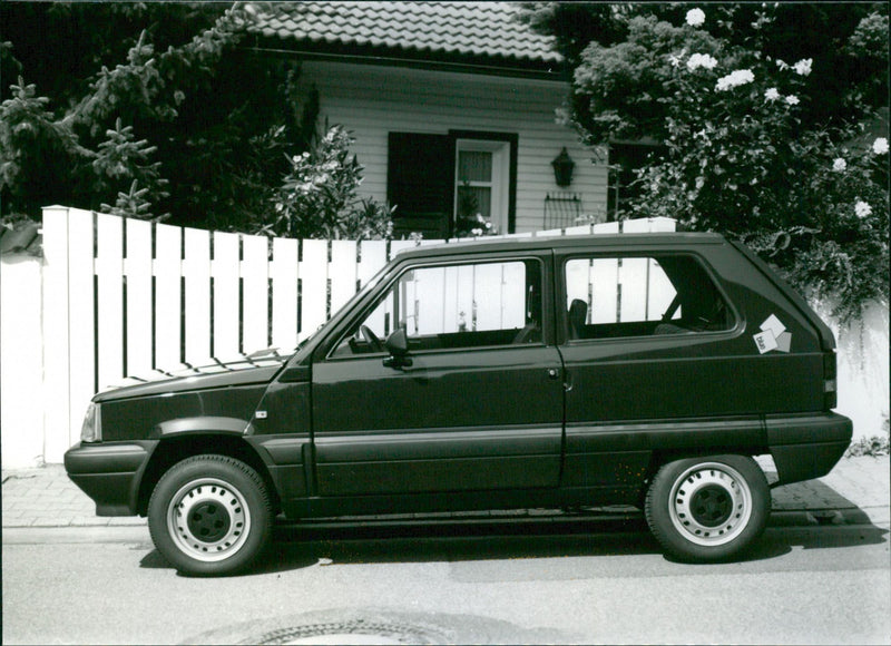 SEAT Series 1991 - Vintage Photograph