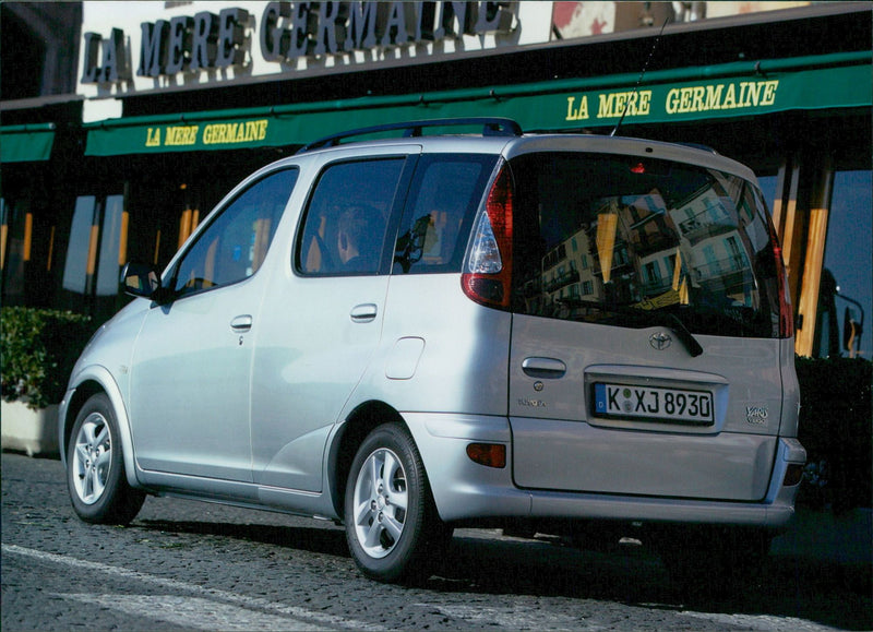 2003 Toyota Yaris Verso - Vintage Photograph
