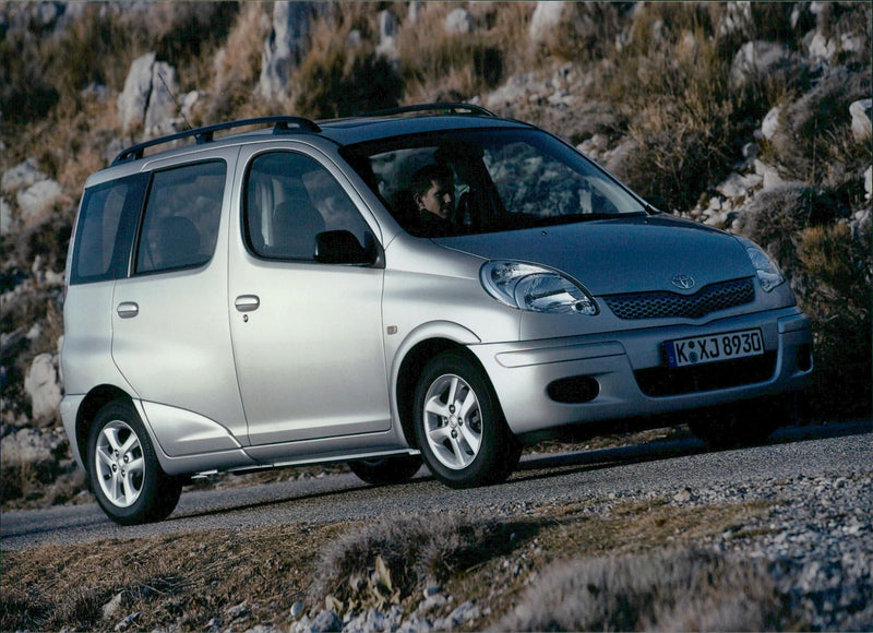 2003 Toyota Yaris Verso - Vintage Photograph