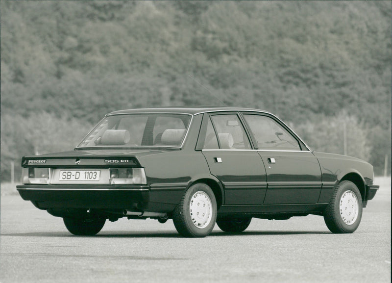 PEUGEOT 505 GTI - Vintage Photograph