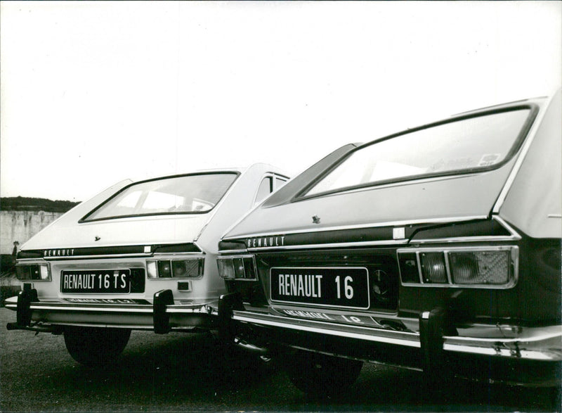 Renault 16 - Vintage Photograph