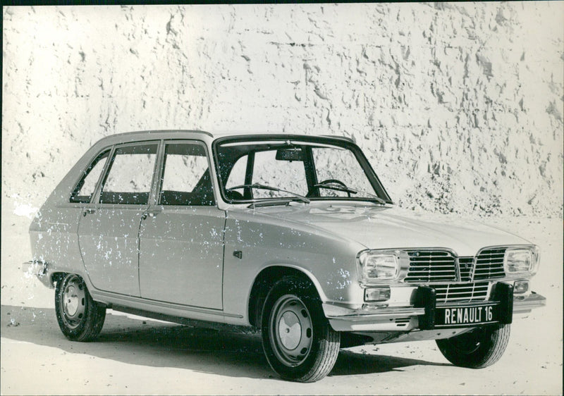 Renault 16 - Vintage Photograph