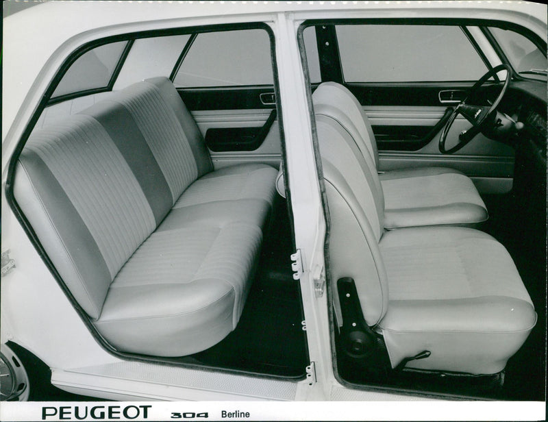 Peugeot 304 Berline - Vintage Photograph