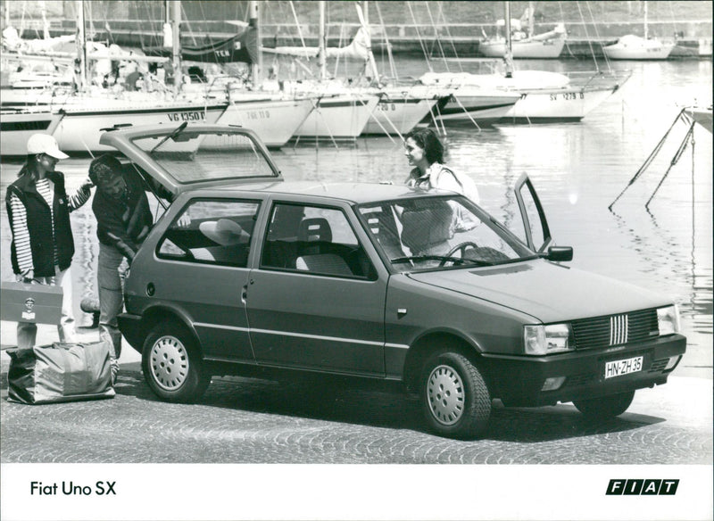 Fiat Uno SX - Vintage Photograph