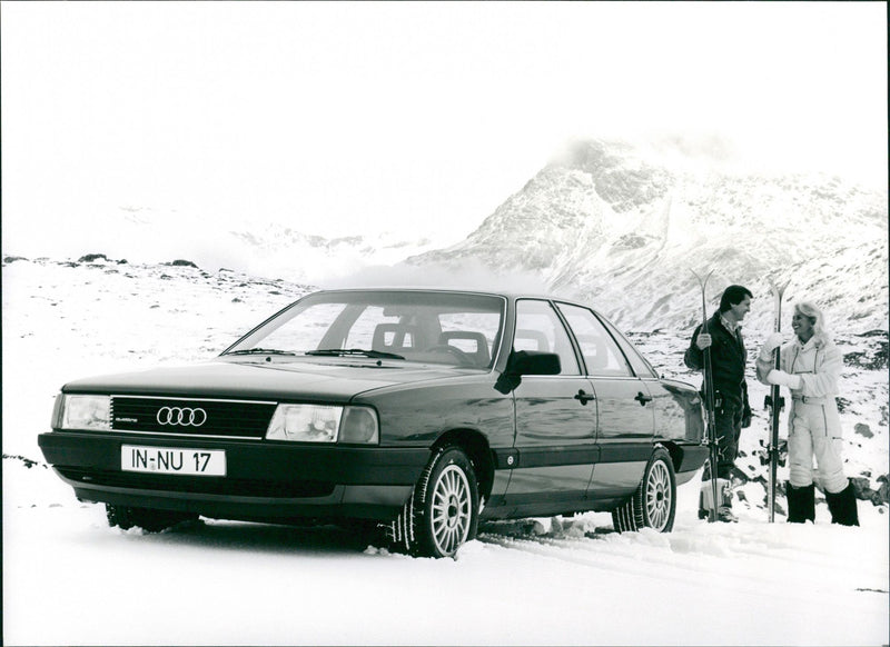 1985 Audi 100 quattro - Vintage Photograph