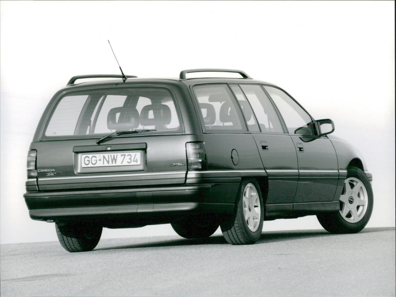 1993 Opel Omega Caravan - Vintage Photograph