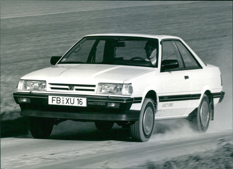 1988 Subaru Coupé - Vintage Photograph