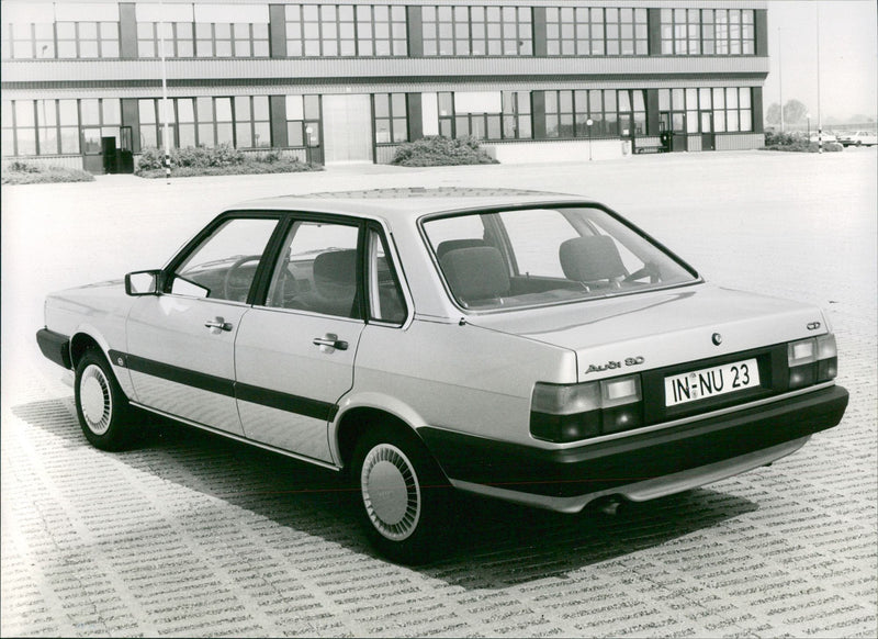 Audi 80 - Vintage Photograph